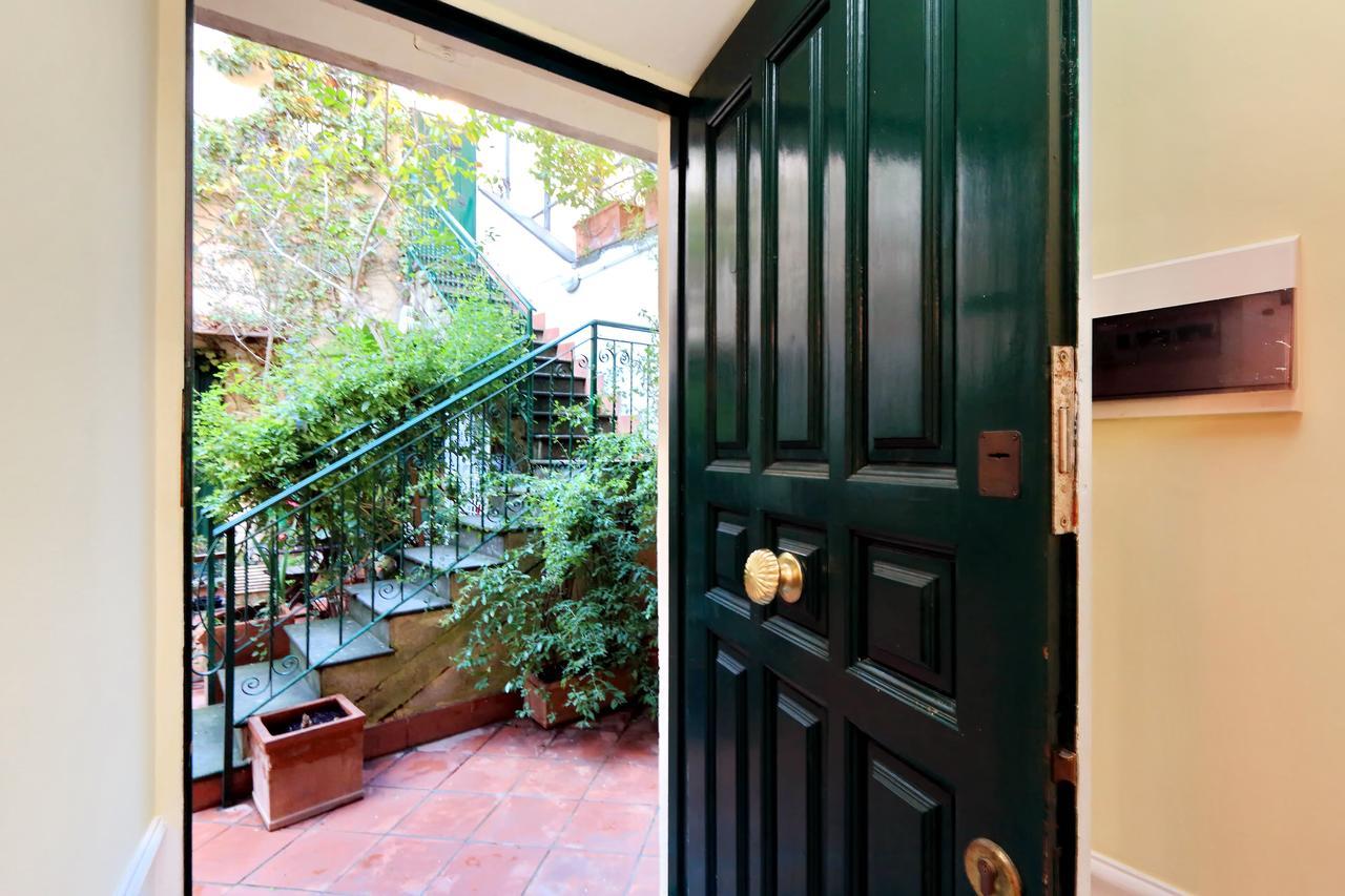 Characteristic Apartment Just Beside The Vatican Rome Exterior photo