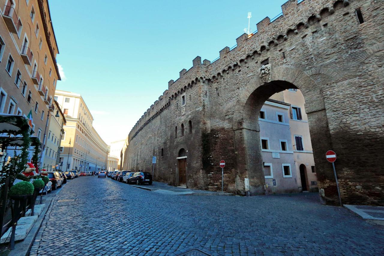 Characteristic Apartment Just Beside The Vatican Rome Exterior photo